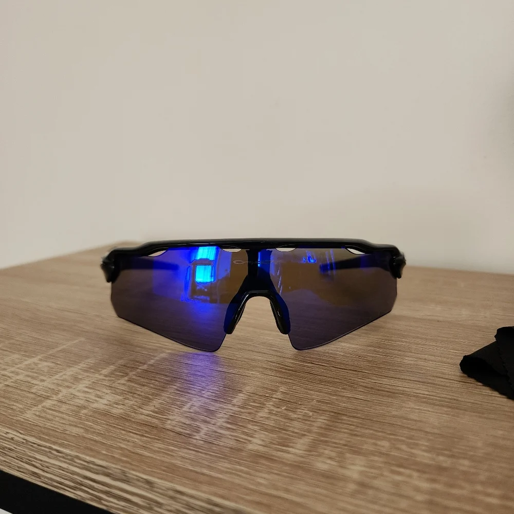 Oakley Radar‎ ev path